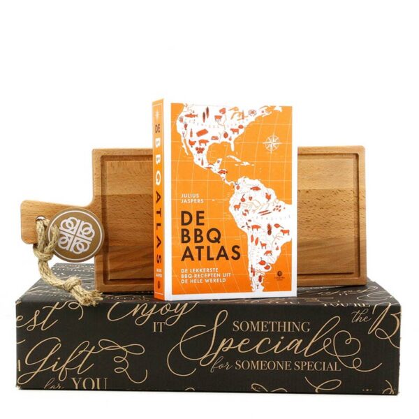 Kerstmakelaar-DeBBQatlas-zomergeschenk