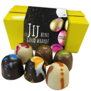 kerstmakelaar-doosje-paasbonbons-2026
